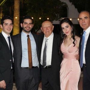 Meet your Posher, Hugo anibal